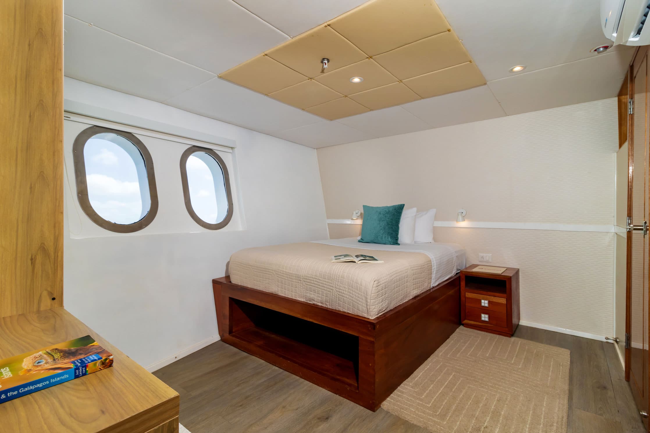 Lower deck single  - View 3