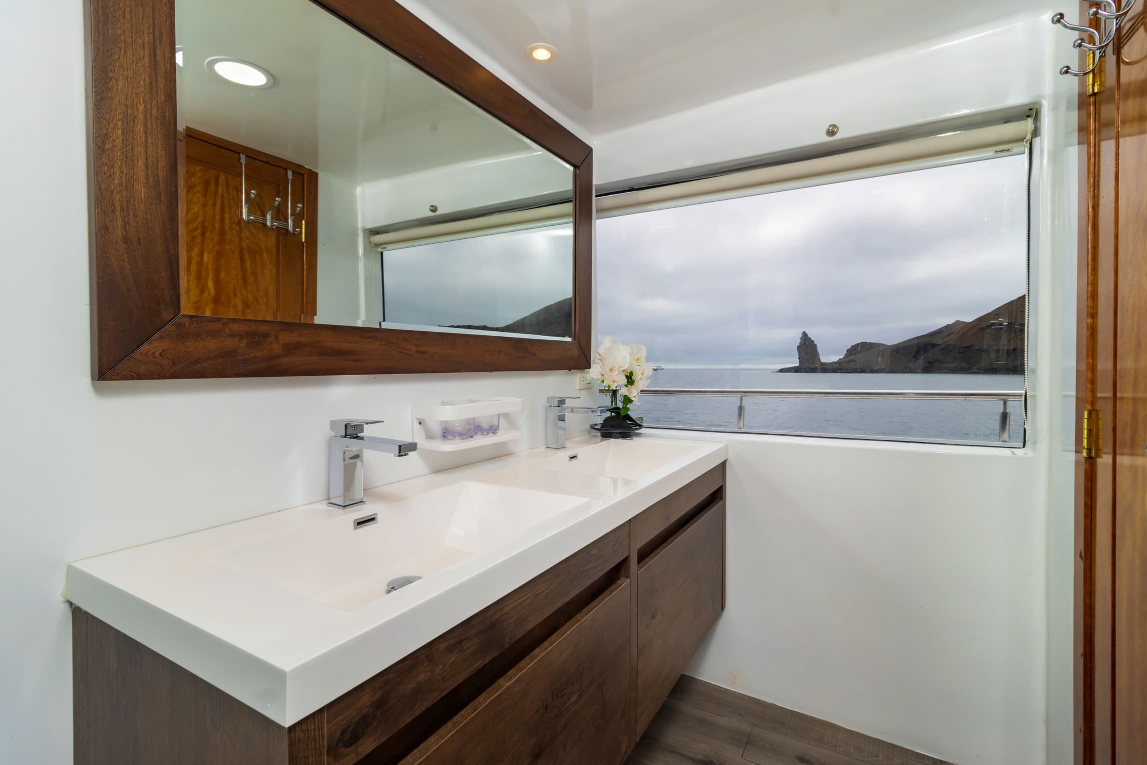 Main deck suite - View 3