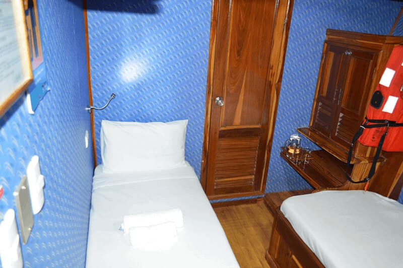 Lower deck - View 6