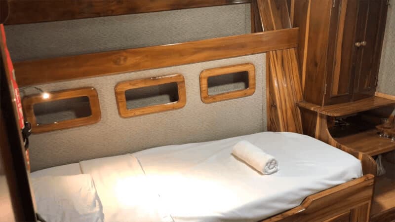 Lower deck - View 11