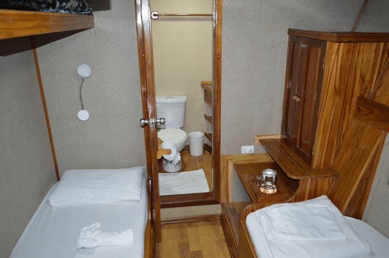 Lower deck - View 14