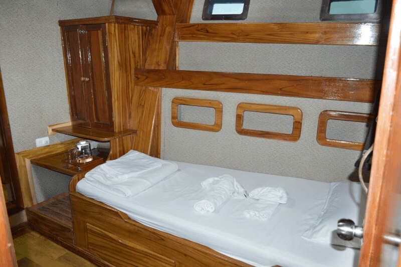 Lower deck - View 16