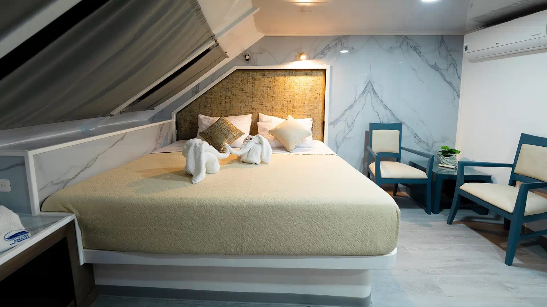 Suite cabin - View 2