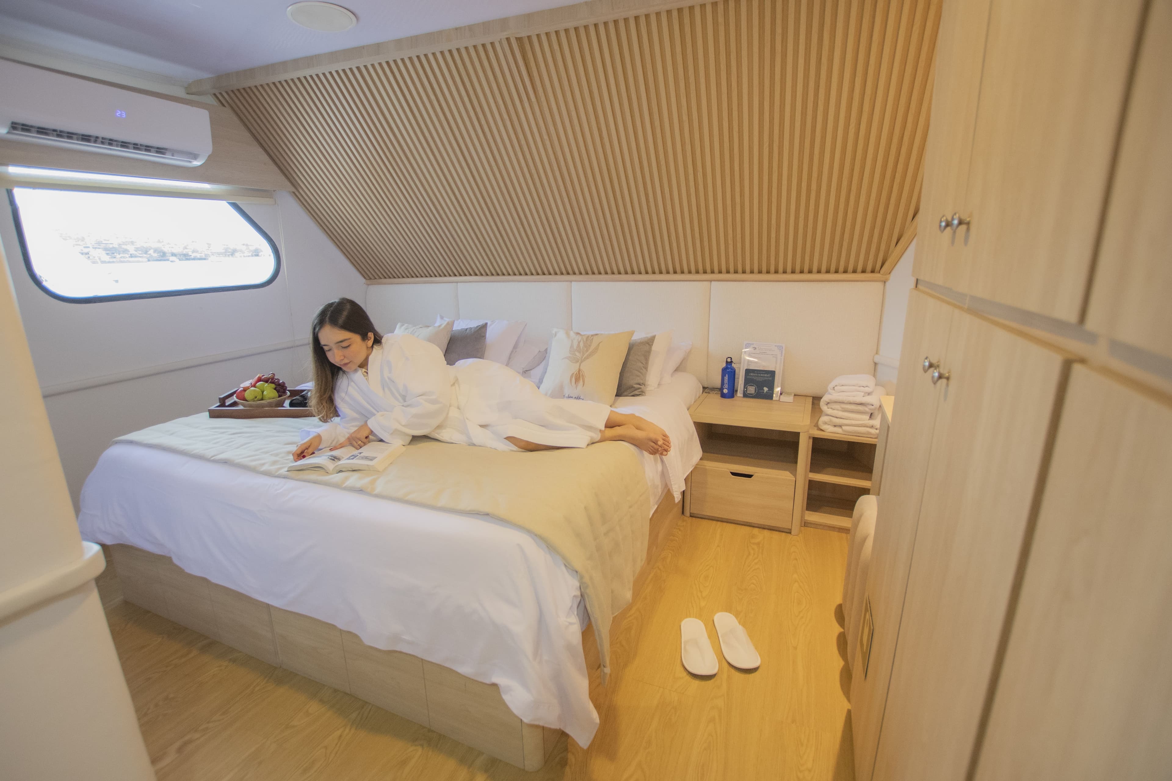 TWIN OCEAN VIEW (MAIN DECK)  - View 4