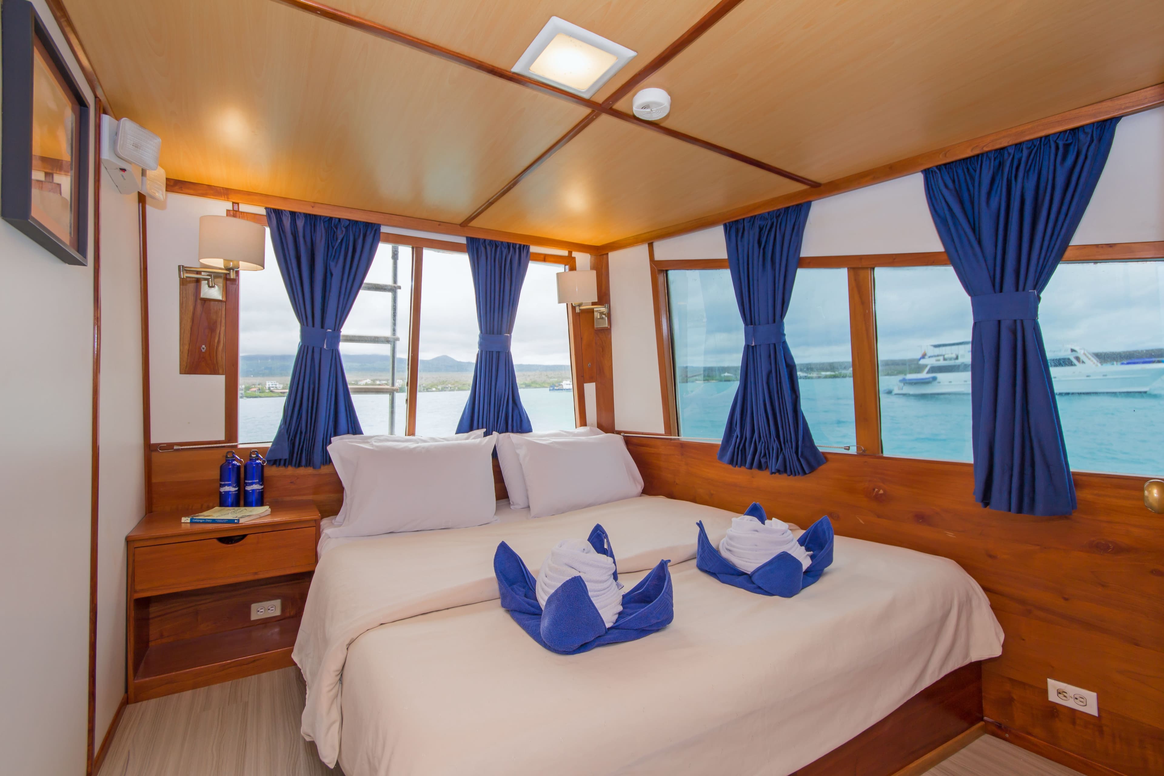 Twin or queen cabin 6 (main deck) - View 3