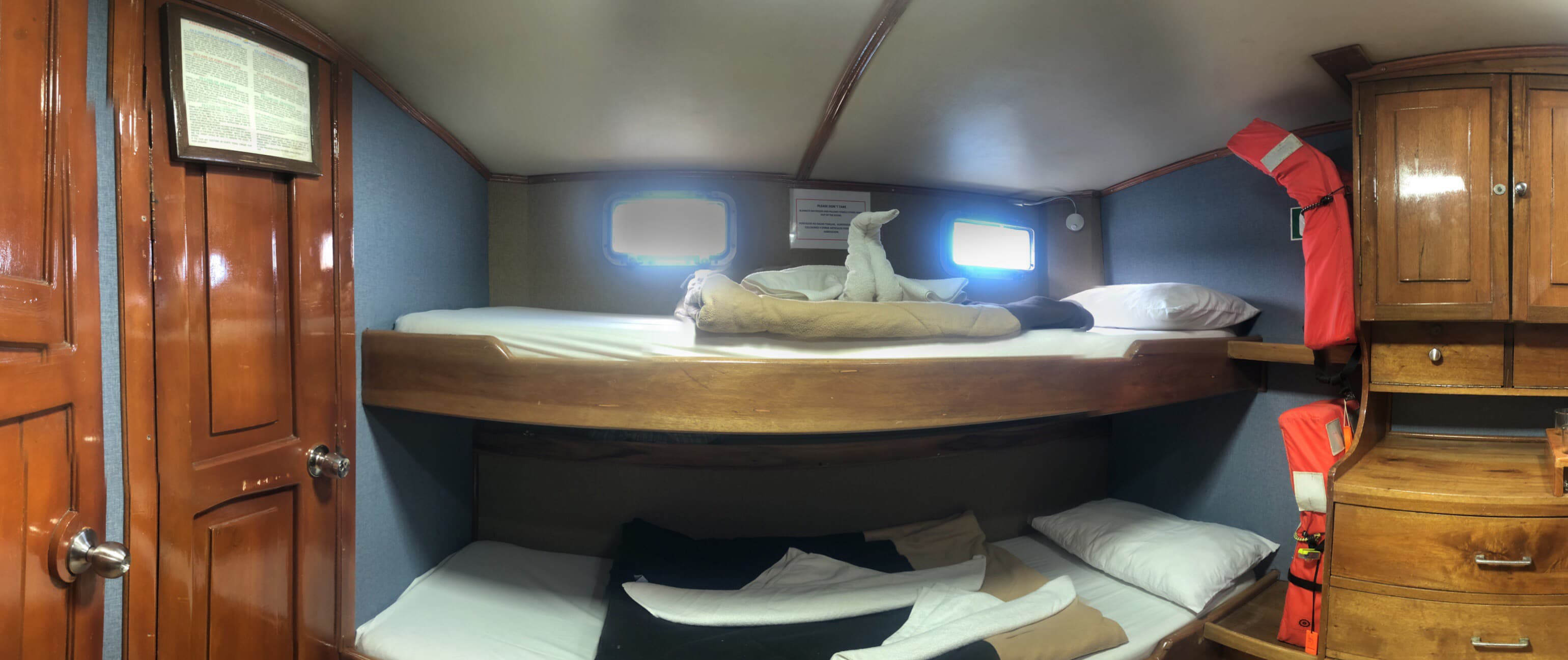 Lower Deck cabins with bunk beds - View 3