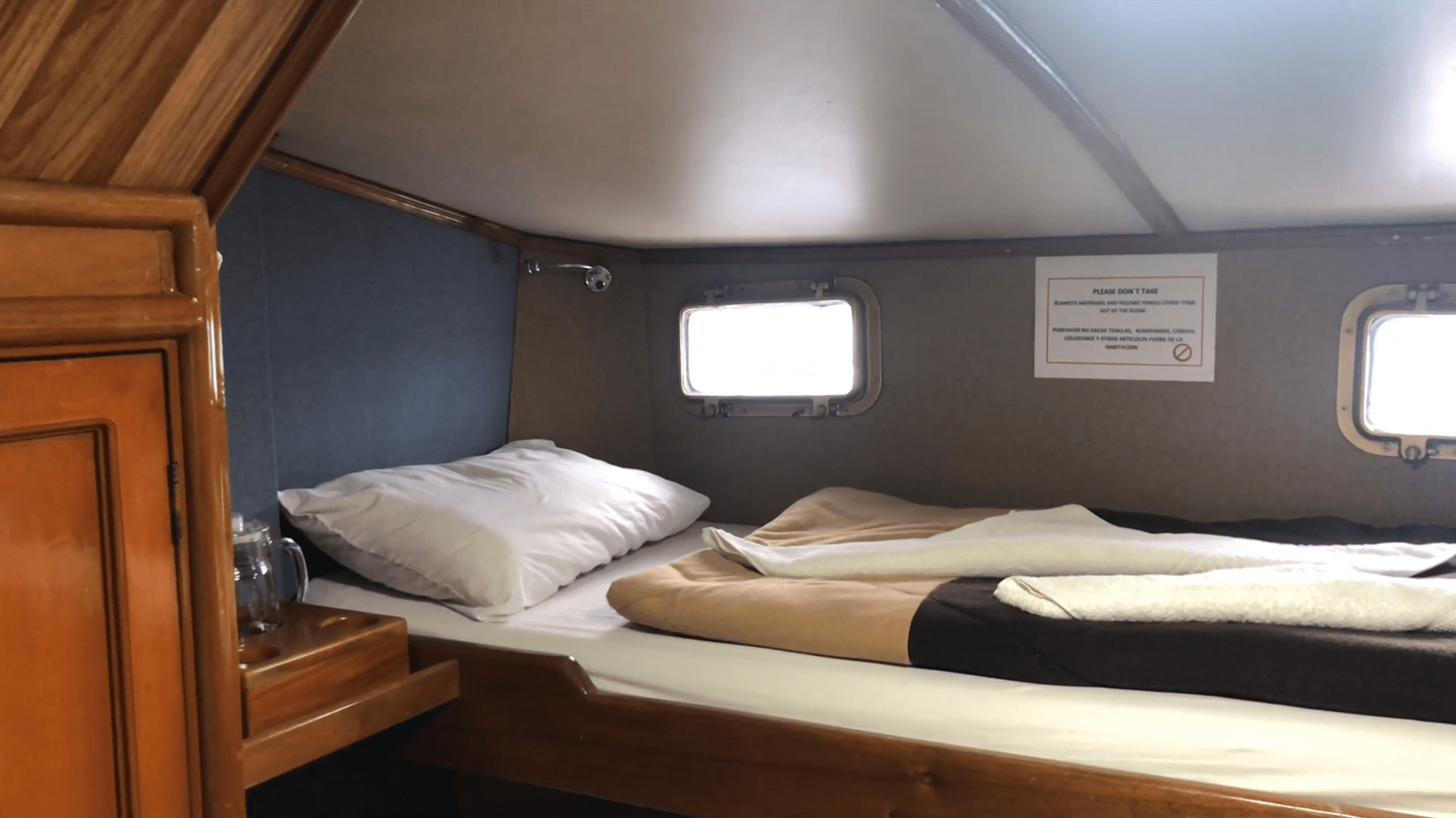 Lower Deck cabins with bunk beds - View 4