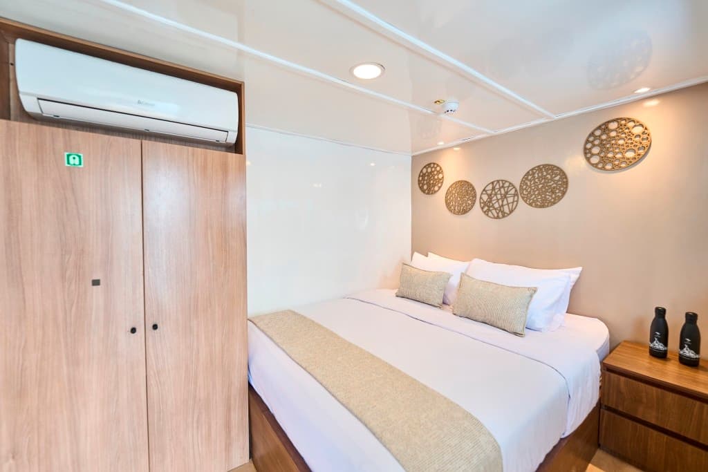 Matrimonial/Twin Cabin Upper Deck  Cabin