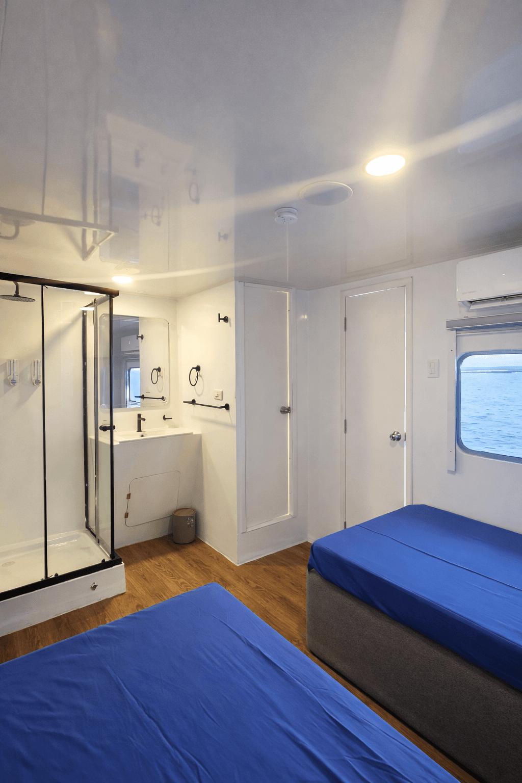 Double cabin twin or mat (upper deck) - View 2
