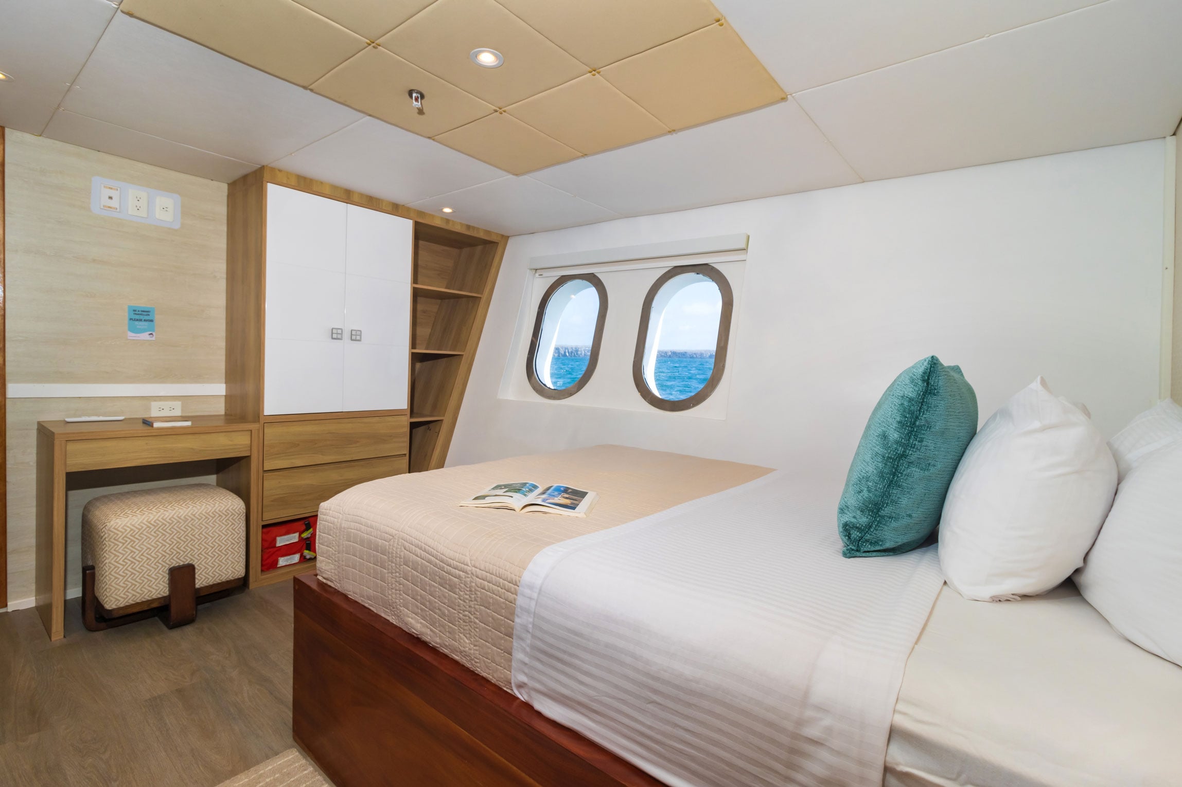 Lower deck single 