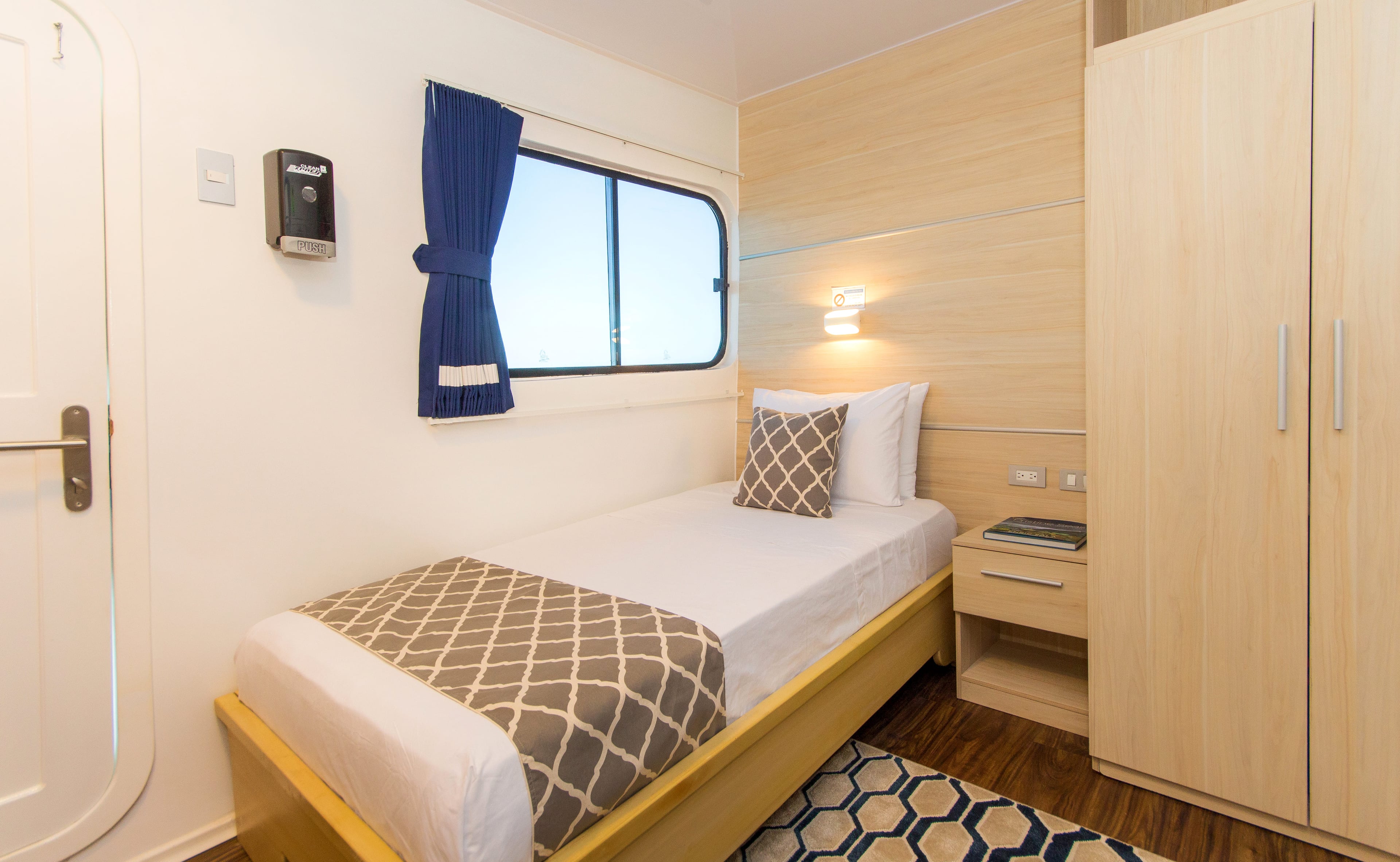 Single Main deck Cabin