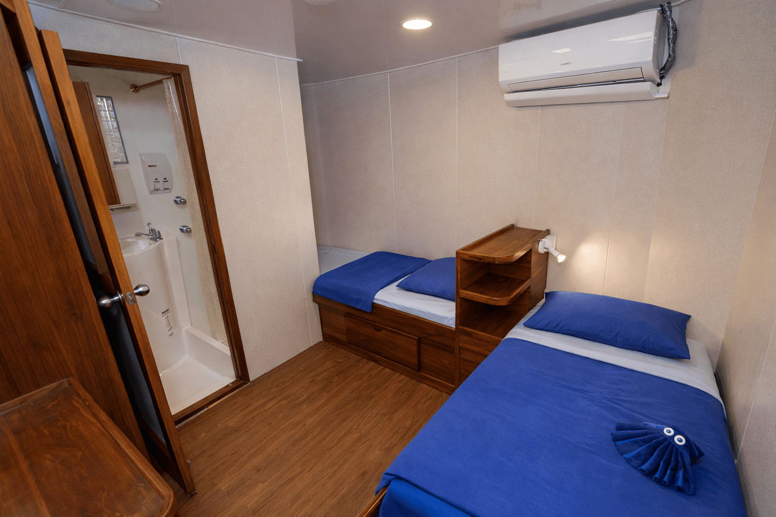 Twin cabin