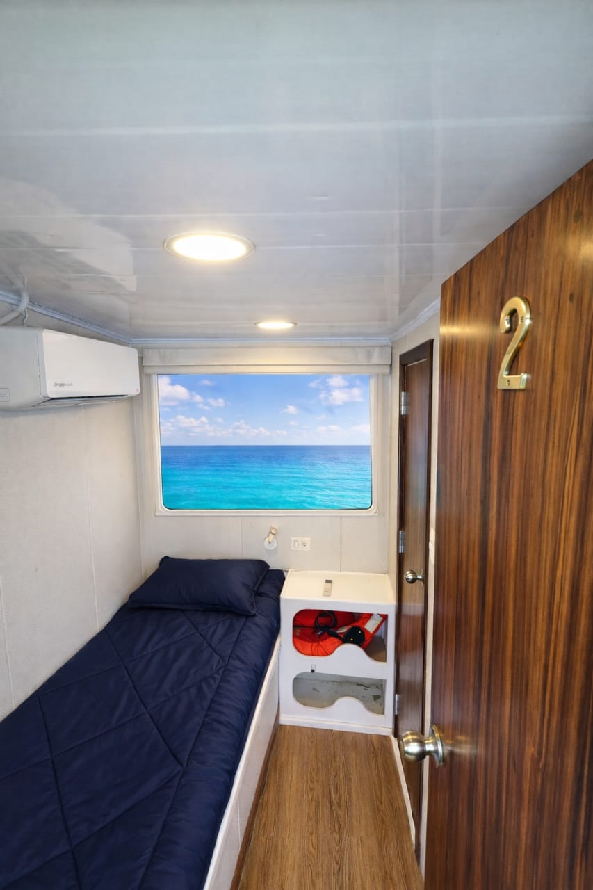 Individual cabin with shared bathroom without supplement