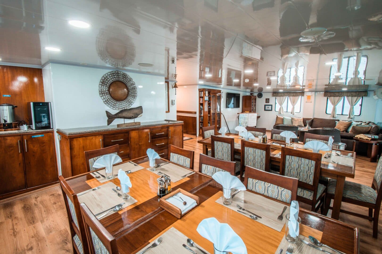 Anahi - Interior View